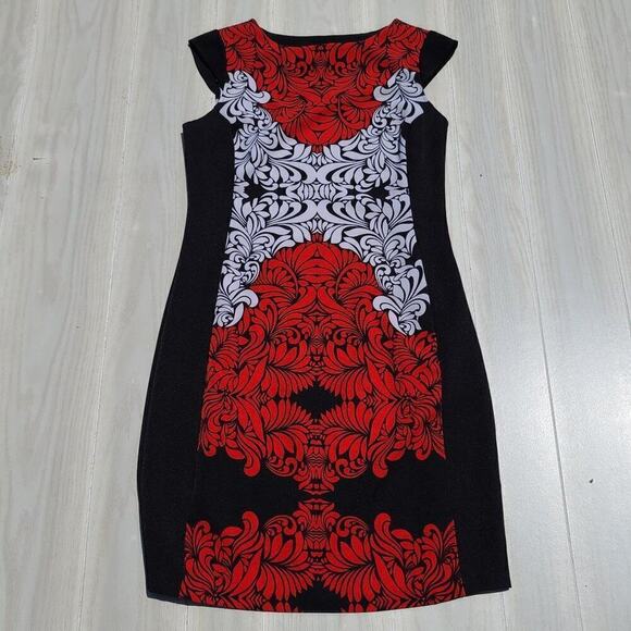 I LF Red and White Bodycon dress with side zipper - Picture 2 of 16